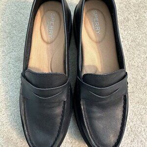 Women's size 7M Sperry boat/loafer leather shoe